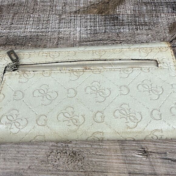 Guess White Leather Wallet - Picture 8 of 16